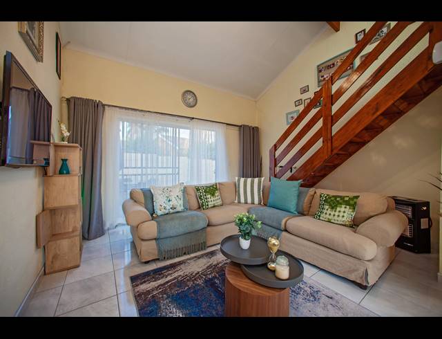3 BEDROOM TOWNHOUSE FOR SALE IN WILGEHEUWEL